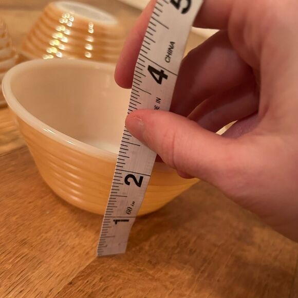 Fire King Set of Five Peach Lustre Ribbed Beehive Design Bowls with Handle - Picture 9 of 15